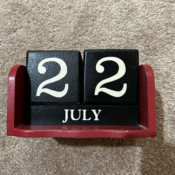 Wood Block Perpetual Calendar - Picture 1 of 4